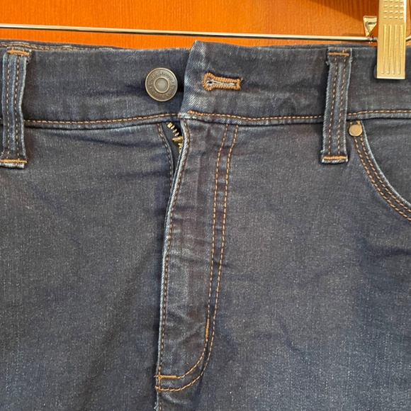 Croft and Barrow Denim Skort Size 14 - Picture 3 of 8